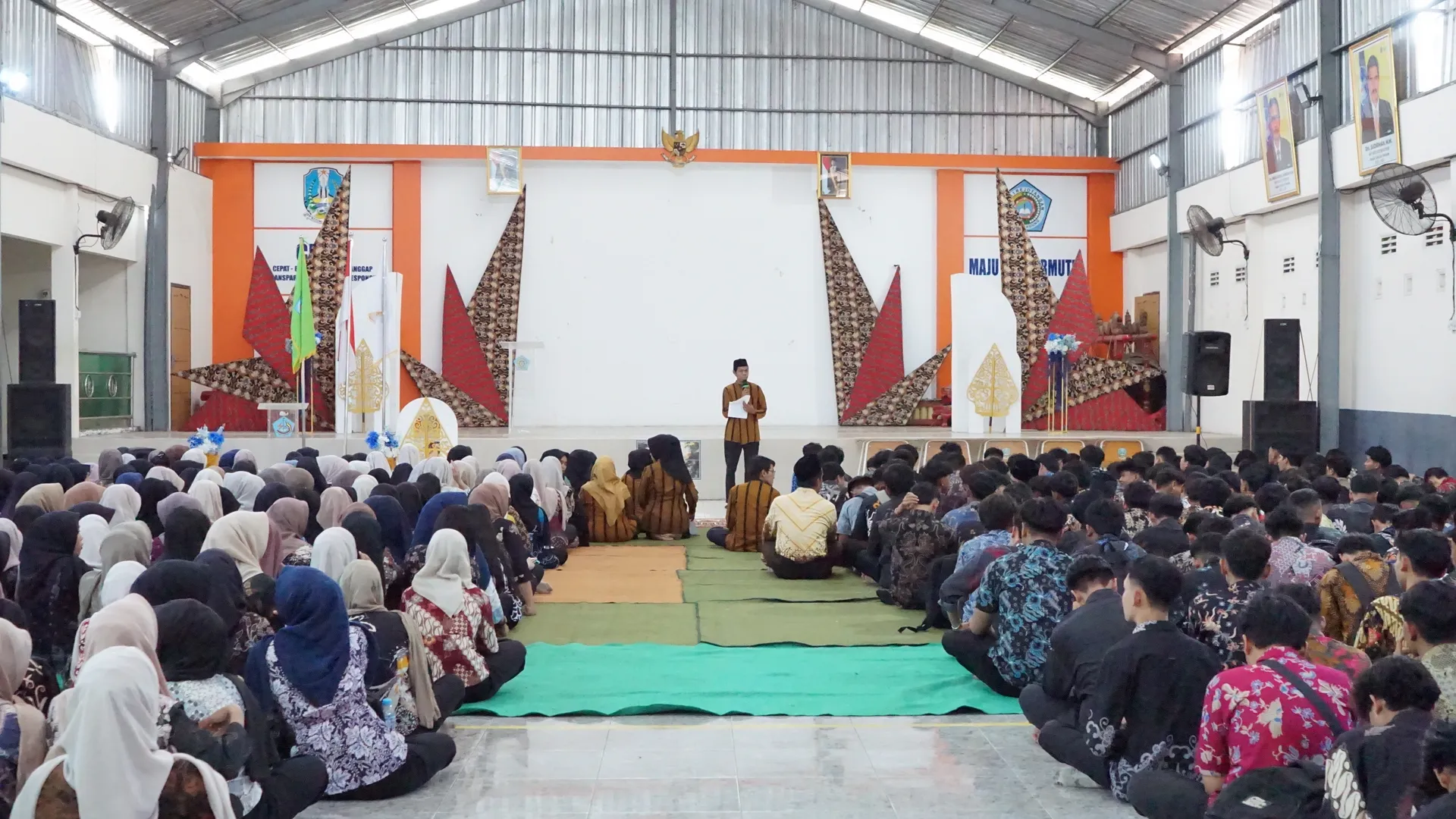 ISTGOSAH DAN SOSIALISASI GLADI BERSIH TKA BAGI MURID KELAS 12